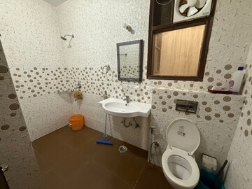 Master Bedroom in 2 BHK Builder Floor at Sector 47 – for Rent
