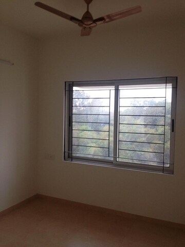Room in 3 BHK Apartment at Nitesh Hyde Park, Bannerghatta Road – for Rent