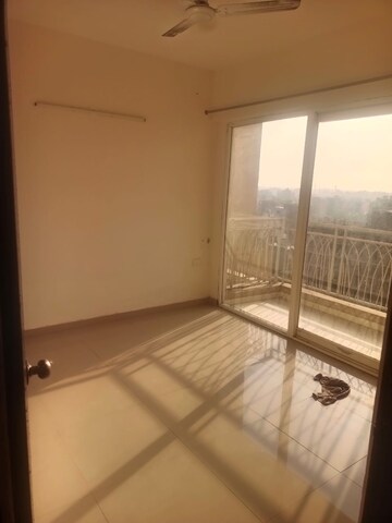 Room in 2 BHK Apartment at Sector 16c Greater Noida – for Rent
