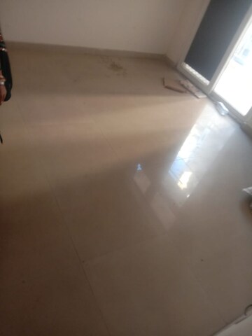 Furnished Amenities in 2 BHK Apartment at Sector 16c Greater Noida – for Rent