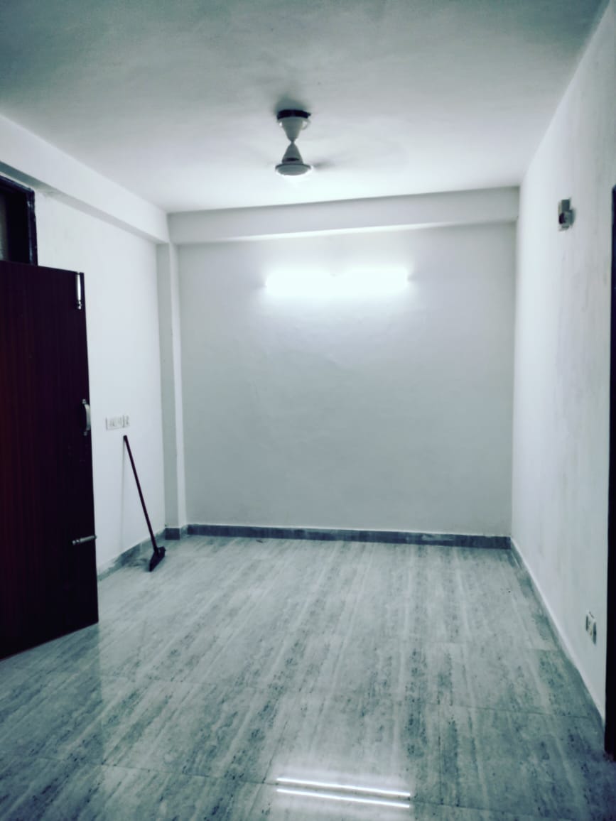 2 BHK Builder Floor For Rent in Paryavaran Complex