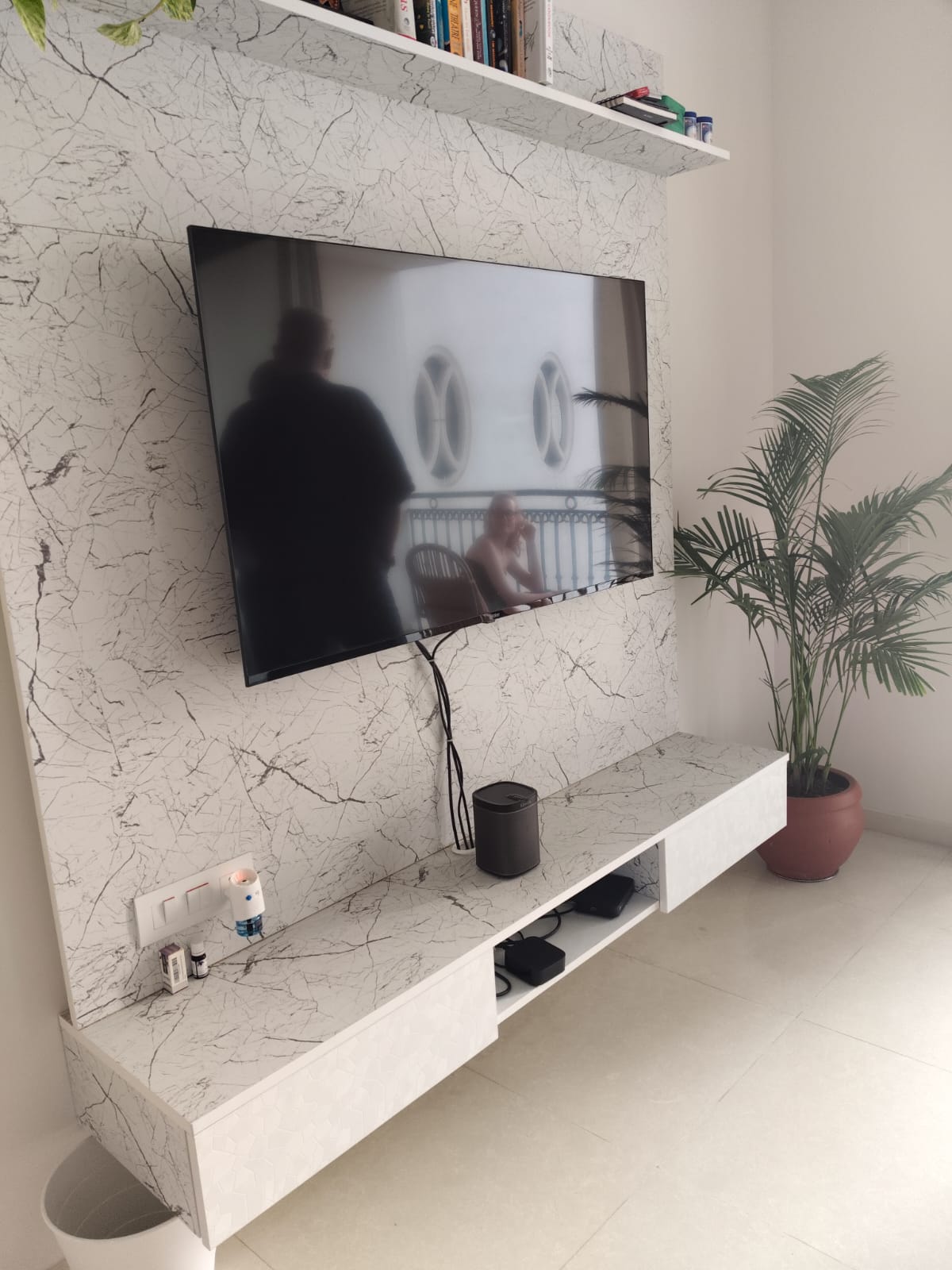 3.5 BHK + Servant Room Apartment For Rent in Hiranandani Lake Verandahs