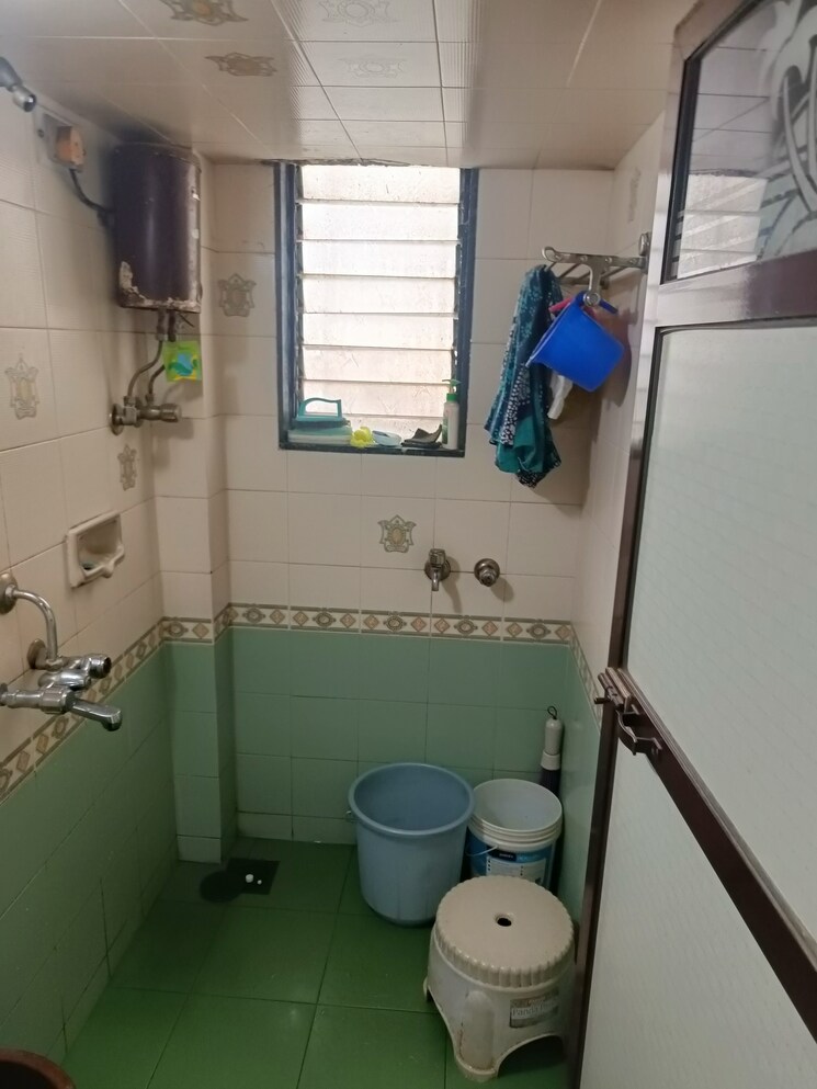 Bathroom, babhai naka 1 Bedroom 465 Sq.Ft. Apartment In Babhai Naka Mumbai 8640426