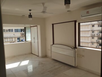 Room in 2 BHK Apartment at Nepean Sea Road – for Rent