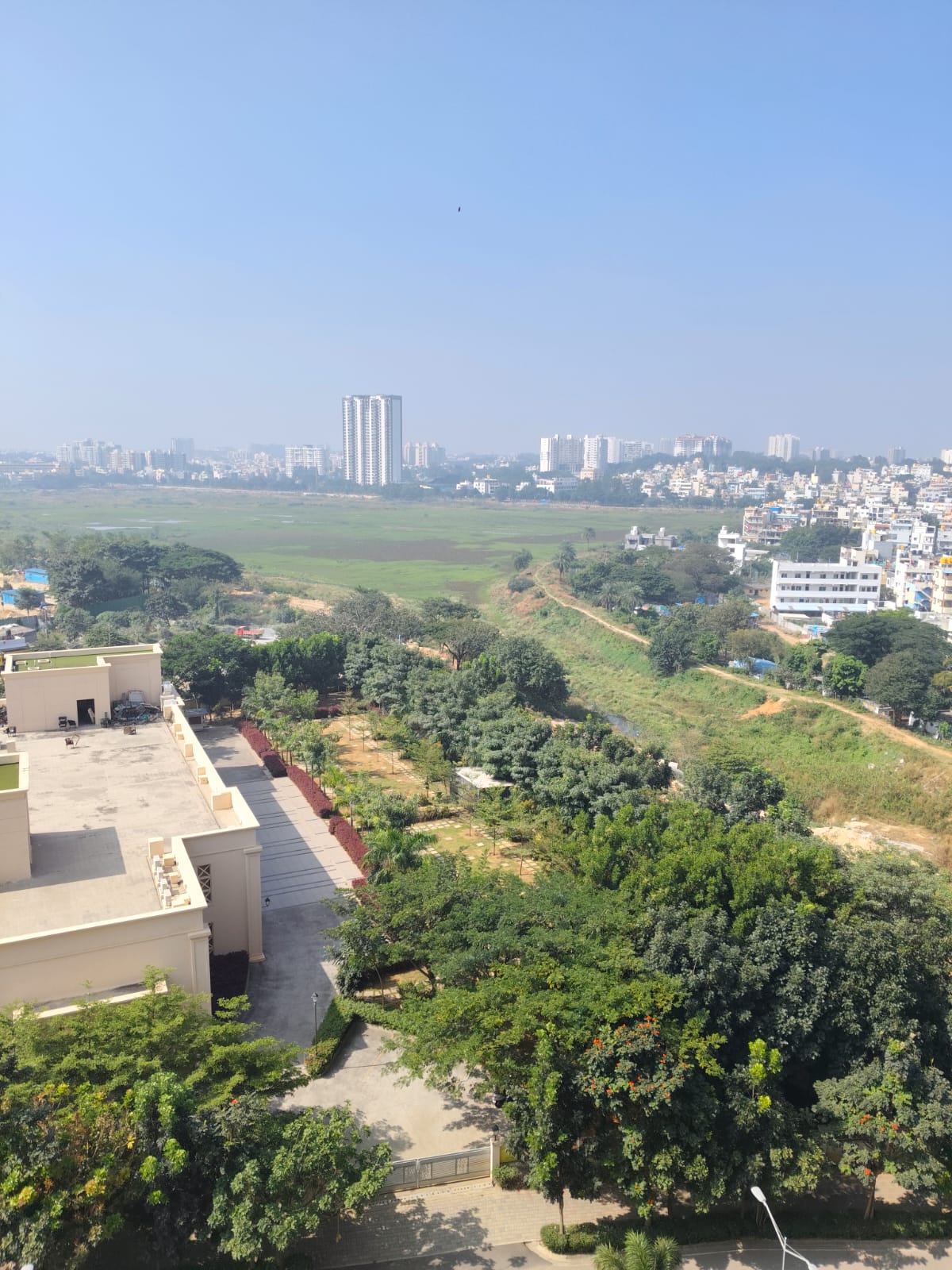 3.5 BHK + Servant Room,Extra Room Apartment For Sale in Hiranandani Lake Verandahs