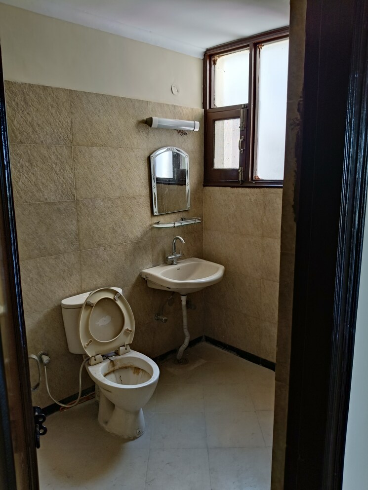 Bathroom, ambala highway 3 Bedroom 1850 Sq.Ft. Apartment In Ambala Highway Zirakpur 8640494