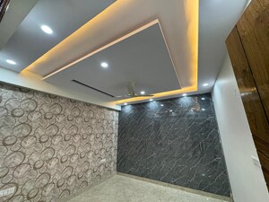 Room in 2 BHK Builder Floor at Sector 73 – for Sale