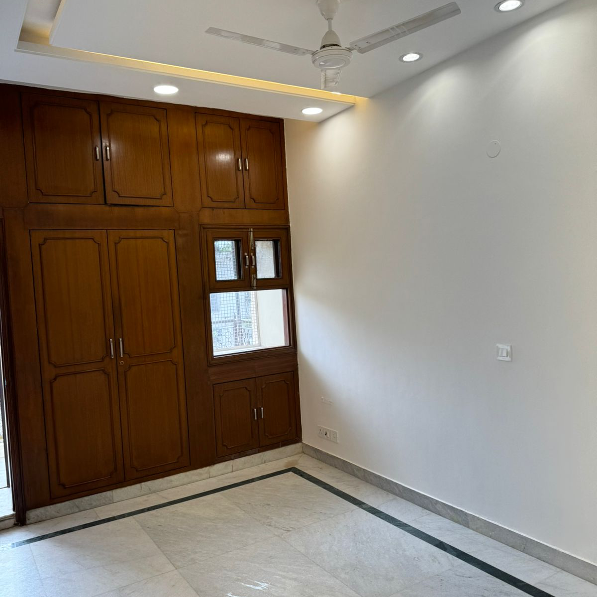 3 BHK Apartment For Sale in Tara Apartments
