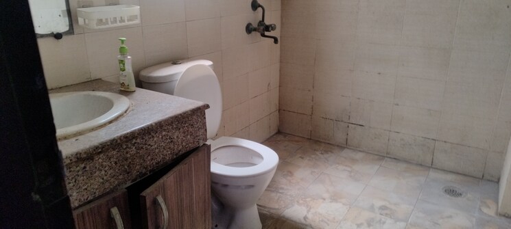 Bathroom, logix-blossom-county 3 Bedroom 1675 Sq.Ft. Apartment In Sector 137 Noida 8640520