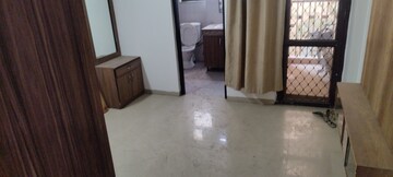 Room in 3 BHK Apartment at Logix Blossom County, Sector 137 – for Rent