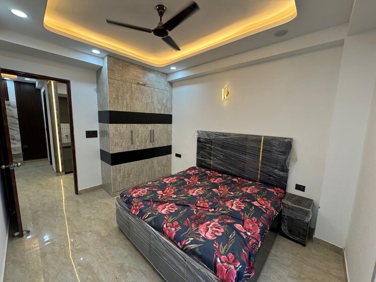 Bedroom, sector 73 3 Bedroom 1550 Sq.Ft. Builder Floor In Sector 73 Noida 8640521