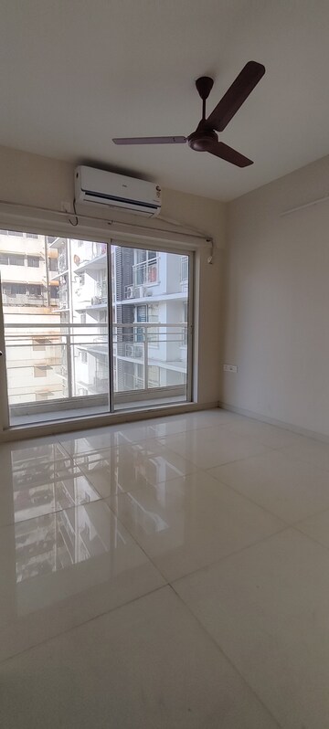 Room in 4 BHK Apartment at Indiabulls Sky Forest, Lower Parel – for Sale