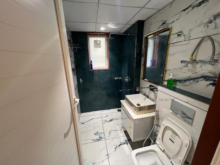 Attached Bathroom, sector 73 4 Bedroom 1800 Sq.Ft. Builder Floor In Sector 73 Noida 8640530