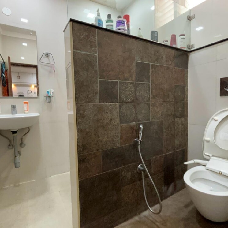 Bathroom, manikonda 5 Bedroom 5200 Sq.Ft. Independent House In Manikonda Hyderabad 8640544