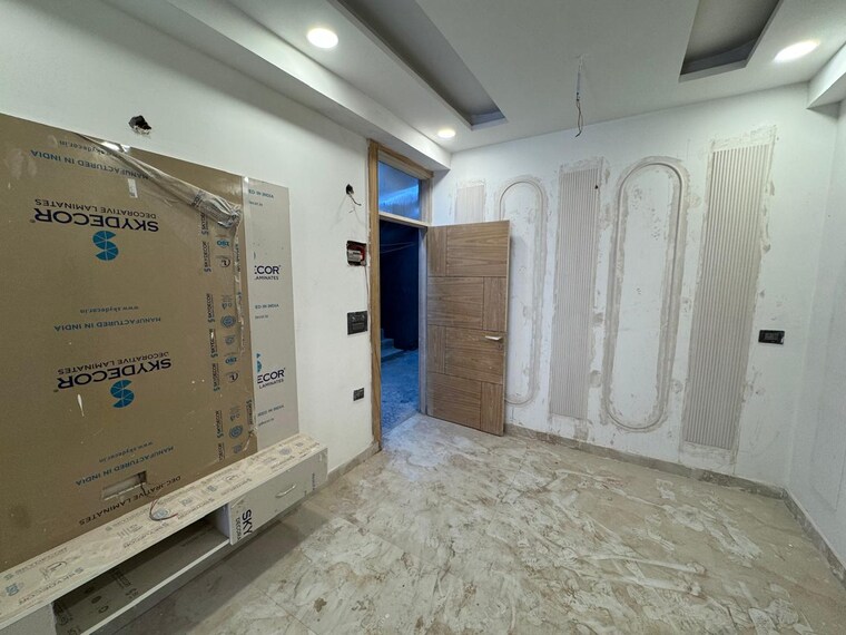 Room, sector 73 3 Bedroom 1450 Sq.Ft. Builder Floor In Sector 73 Noida 8640549