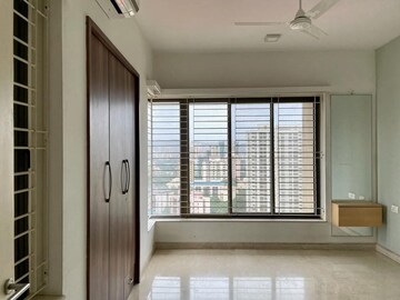 Room in 3.5 BHK Apartment at Kalpataru Siddhachal Elite, Vasant Vihar – for Rent
