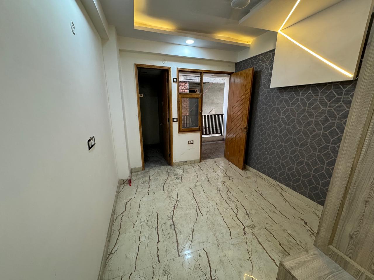 3 BHK + Pooja Room 1500 Sq.Ft. Builder Floor in ML 73 Avenue