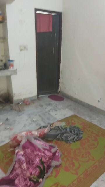 Furnished Amenities in 1 RK Builder Floor at Mayur Vihar – for Rent
