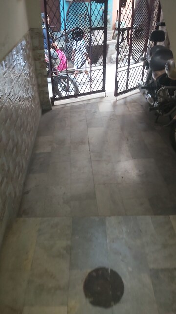 Room in 1 RK Builder Floor at Mayur Vihar – for Rent