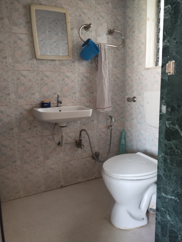 Bathroom, vijay-wimbledon-park 2 Bedroom 700 Sq.Ft. Apartment In Vartak Nagar Thane 8640603