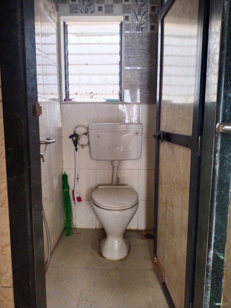 Bathroom, vijay-wimbledon-park 2 Bedroom 700 Sq.Ft. Apartment In Vartak Nagar Thane 8640603
