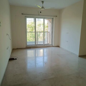 Room in 2 BHK Apartment at Dosti Group Imperia, Manpada – for Rent