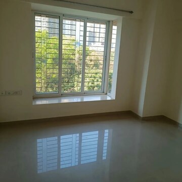 Room in 2 BHK Apartment at Dosti Group Imperia, Manpada – for Rent