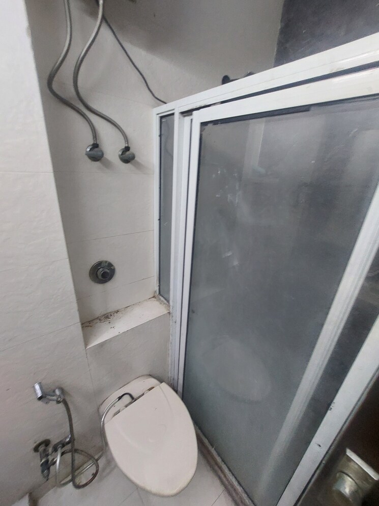 Bathroom, model town 3 4 Bedroom 3240 Sq.Ft. Builder Floor In Model Town 3 Delhi 8640614