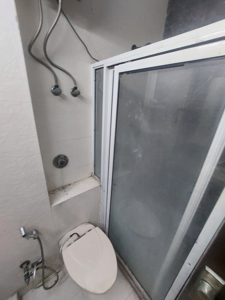 Bathroom, model town 3 4 Bedroom 3240 Sq.Ft. Builder Floor In Model Town 3 Delhi 8640614