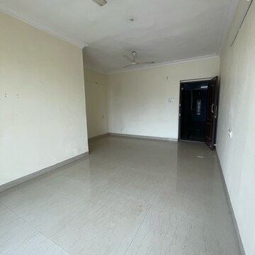 Room in 2 BHK Apartment at Malad East – for Rent