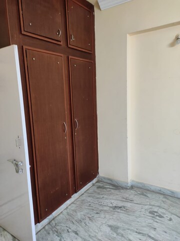 Room in 3 BHK Apartment at Lawsons Bay Colony – for Rent