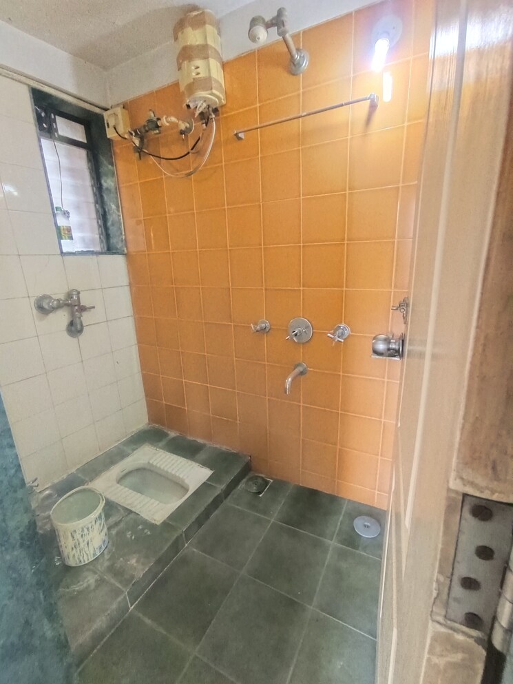 Bathroom, everest-world-gardenia 2 Bedroom 1100 Sq.Ft. Apartment In Dhokali Thane 8640628