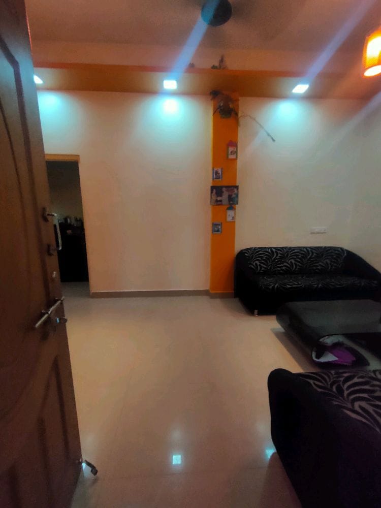 2 BHK Apartment For Rent in Amar Tower