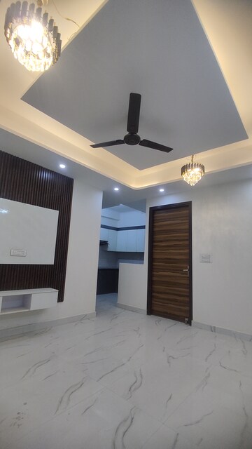 Living Room in 2 BHK Builder Floor at Sector 73 – for Sale
