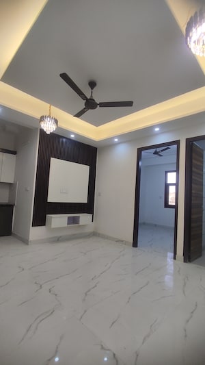 Living Room in 2 BHK Builder Floor at Sector 73 – for Sale