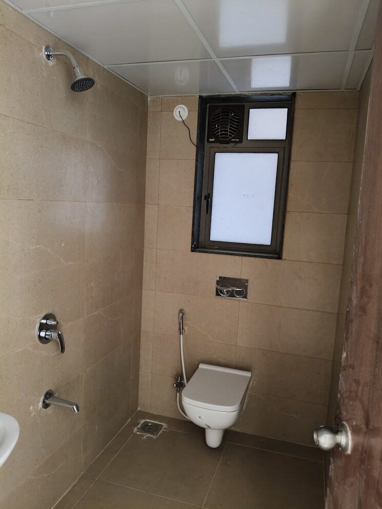 Bathroom, runwal-eirene 2 Bedroom 568 Sq.Ft. Apartment In Balkum Pada Thane 8640674
