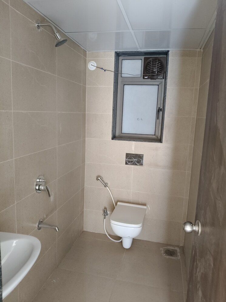 Bathroom, runwal-eirene 2 Bedroom 568 Sq.Ft. Apartment In Balkum Pada Thane 8640674