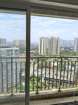 1 BHK Apartment For Sale in The Wadhwa Solitaire, Kolshet Road