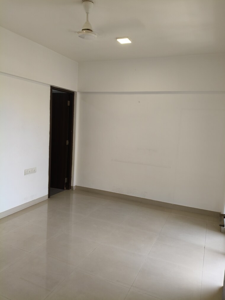 Room, the-wadhwa-solitaire 1 Bedroom 450 Sq.Ft. Apartment In Kolshet Road Thane 8640678