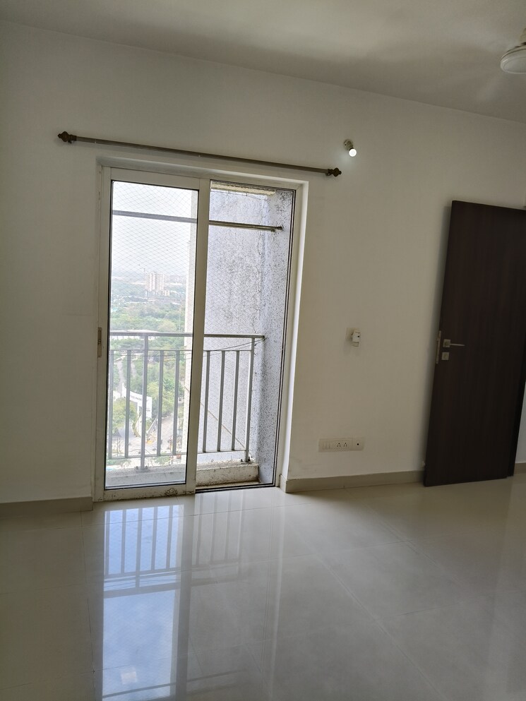 Room, the-wadhwa-solitaire 1 Bedroom 450 Sq.Ft. Apartment In Kolshet Road Thane 8640678