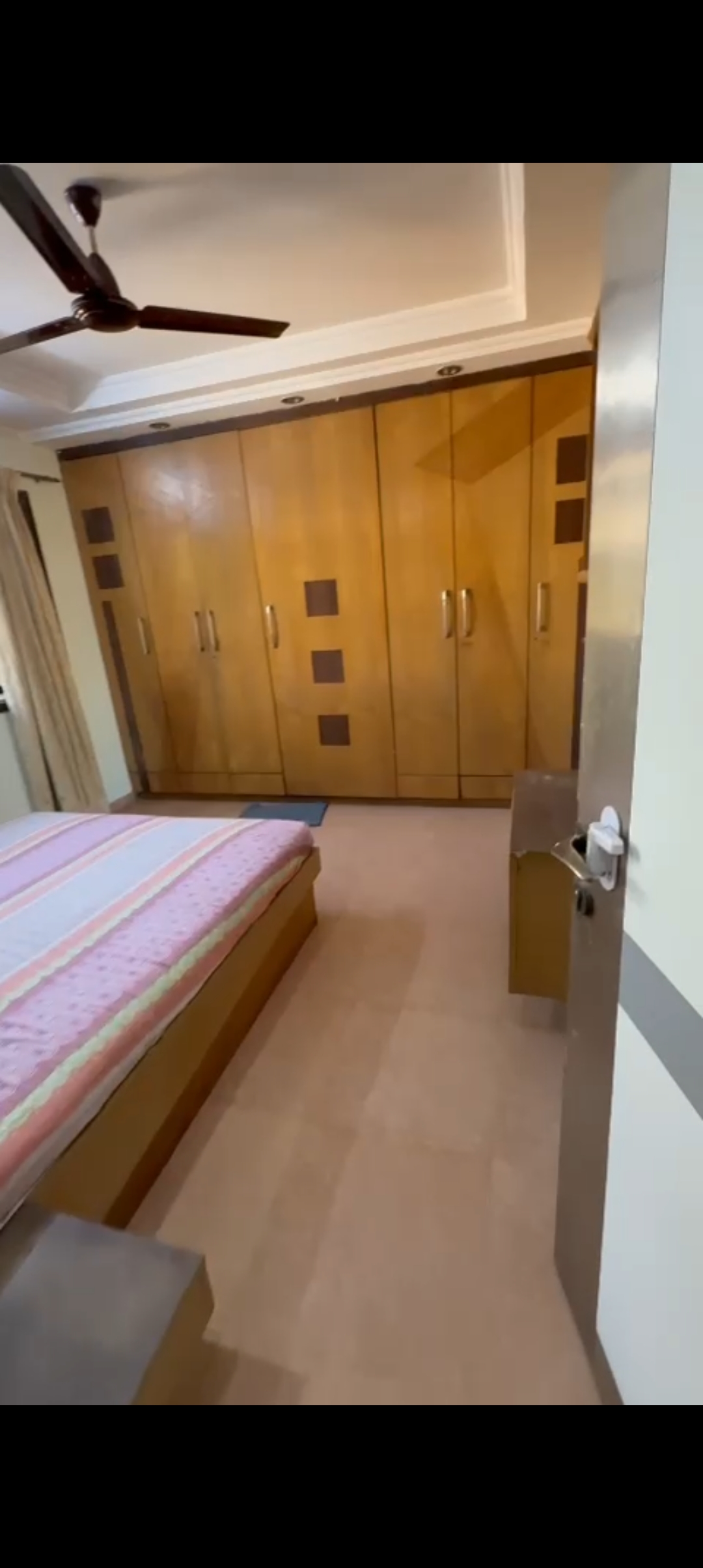 3 BHK + Study Room Apartment For Rent in Parivar CHS Santacruz West