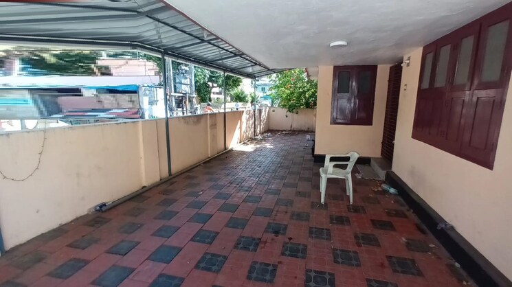  Parking, edapally Commercial Office Space 1300 Sq.Ft. In Edapally Kochi 8640704