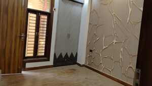 Room in 3 BHK Builder Floor at Dwarka Mor – for Sale
