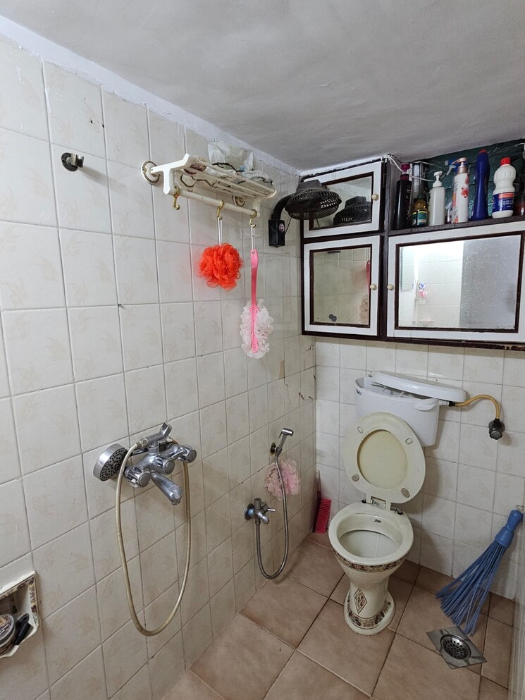 Bathroom, andheri west 2 Bedroom 900 Sq.Ft. Apartment In Andheri West Mumbai 8640723