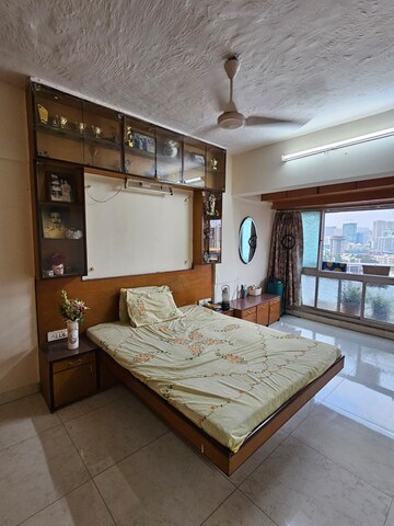 Bedroom in 2 BHK Apartment at Andheri West – for Rent