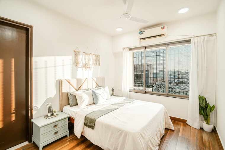 Bedroom, lake-primrose 2 Bedroom 970 Sq.Ft. Apartment In Powai Mumbai 8640725