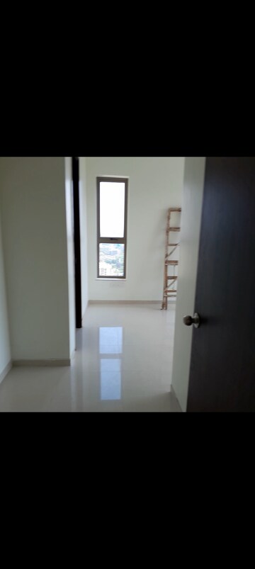 2 BHK Apartment For Rent in Kalpataru Paramount, Kapur Bawdi