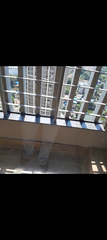 Kitchen in 2 BHK Apartment at Kalpataru Paramount, Kapur Bawdi – for Rent