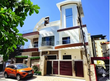 6+ BHK Villa For Sale in JakhaN-Rajpur Road