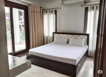 Bedroom in 6+ BHK Villa at JakhaN-Rajpur Road – for Sale